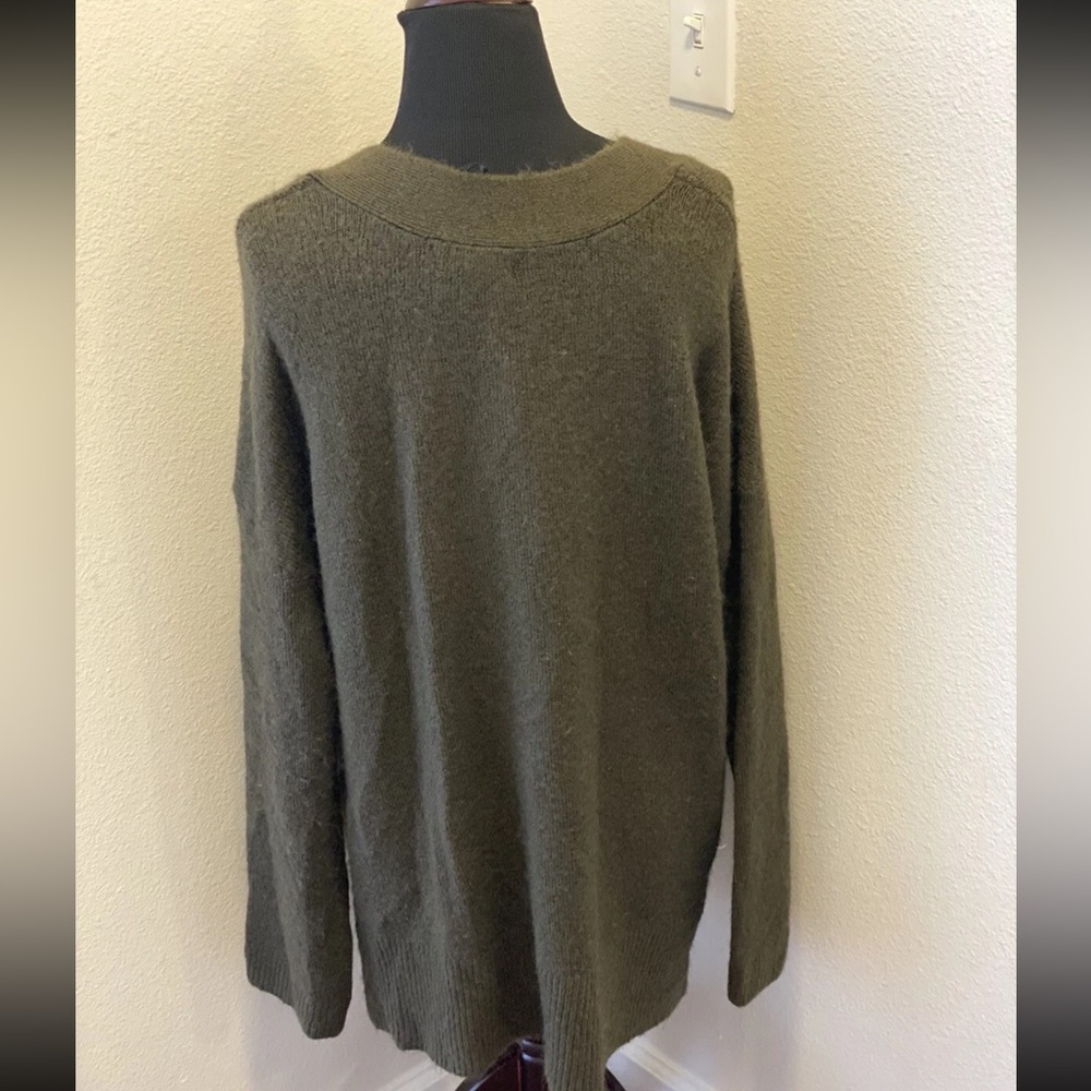 2 FOR $20 H&M L.O.G.G. Dark Khaki Green Olive Oversized Sweater Wool V Neck M - Picture 4 of 6
